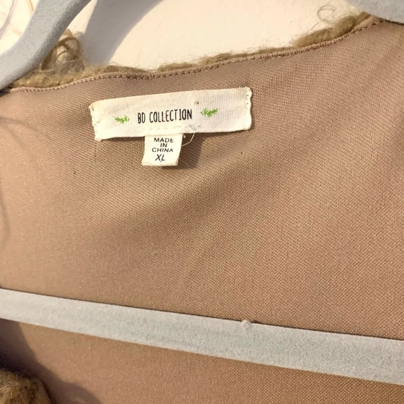 Brown Fuzzy Vest from the BO Collection - Picture 2 of 3